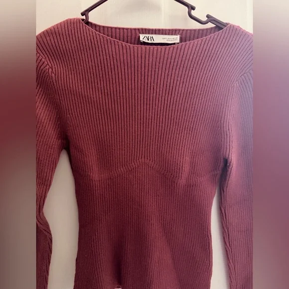 Zara Burgundy Ribbed Knit Top - Picture 2 of 3
